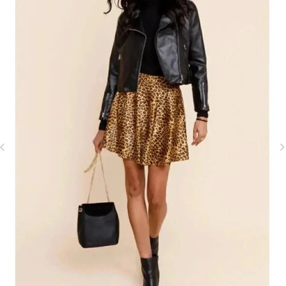 NWT mi ami Jasmine Leopard Print Mini Skirt Small francesca's Polyester Spandex - Picture 1 of 8